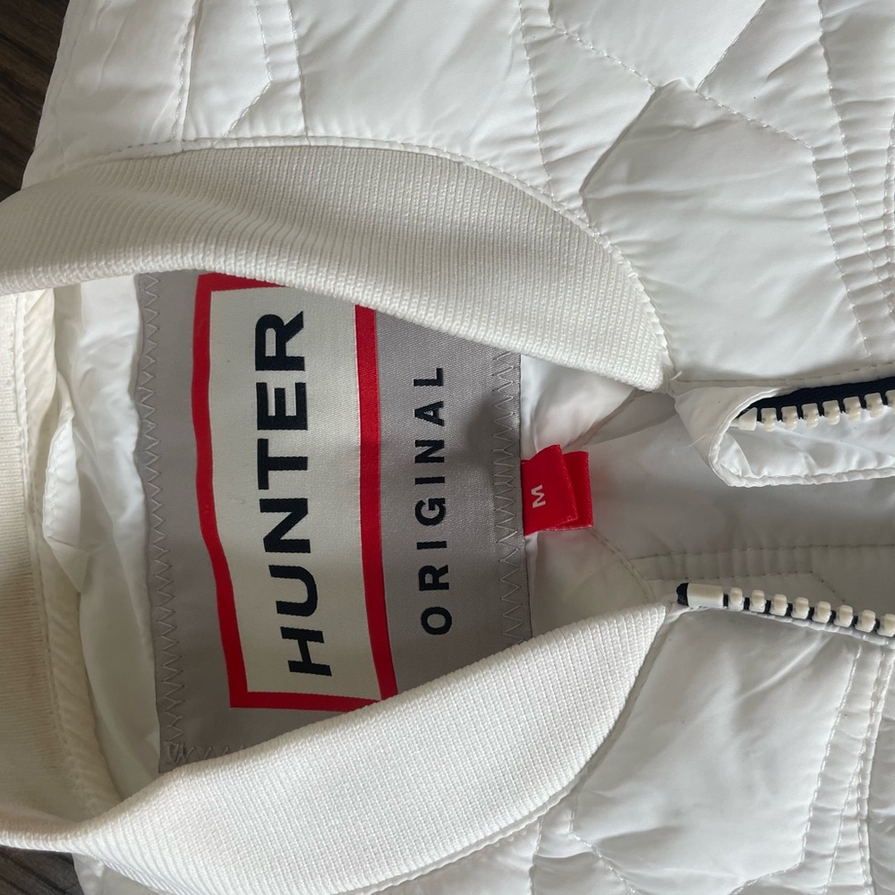 Hunter Quilted White Vest size Medium EUC